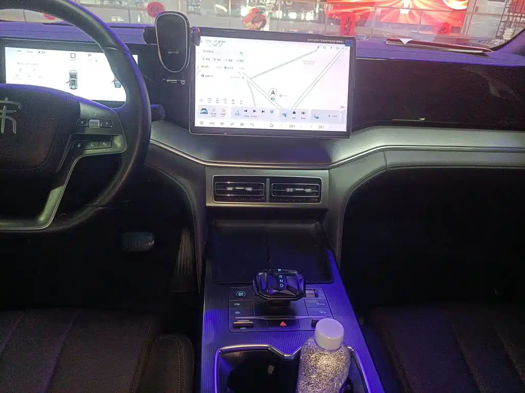 BYD L DM-i 2025 — фото 13