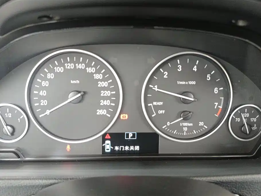 BMW 3 Series 2017 — фото 14