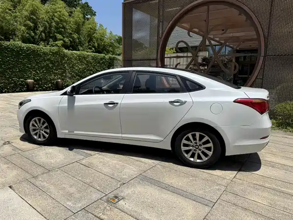 Hyundai Mistra 2014