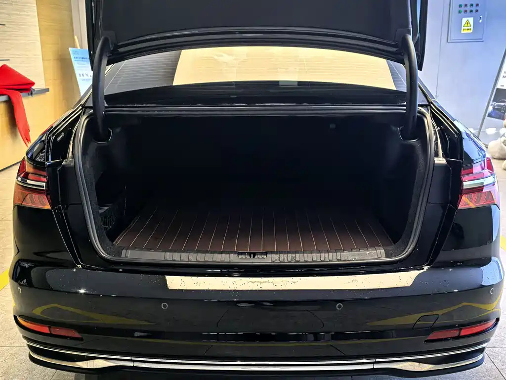 Audi A6L 2023 — фото 16