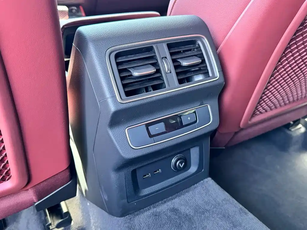 Audi Q5L 2023 — фото 18