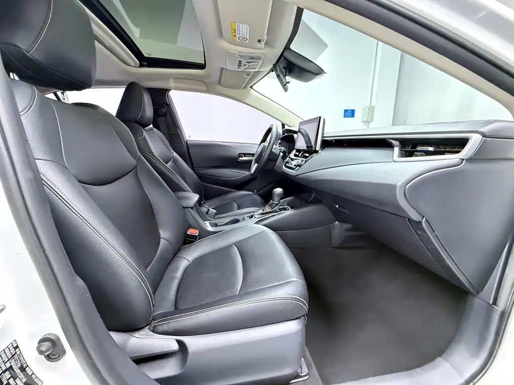 Toyota Corolla 2023 — фото 11
