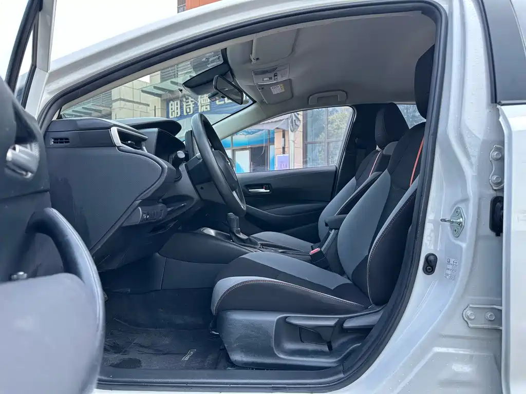 Toyota Corolla 2023 — фото 10