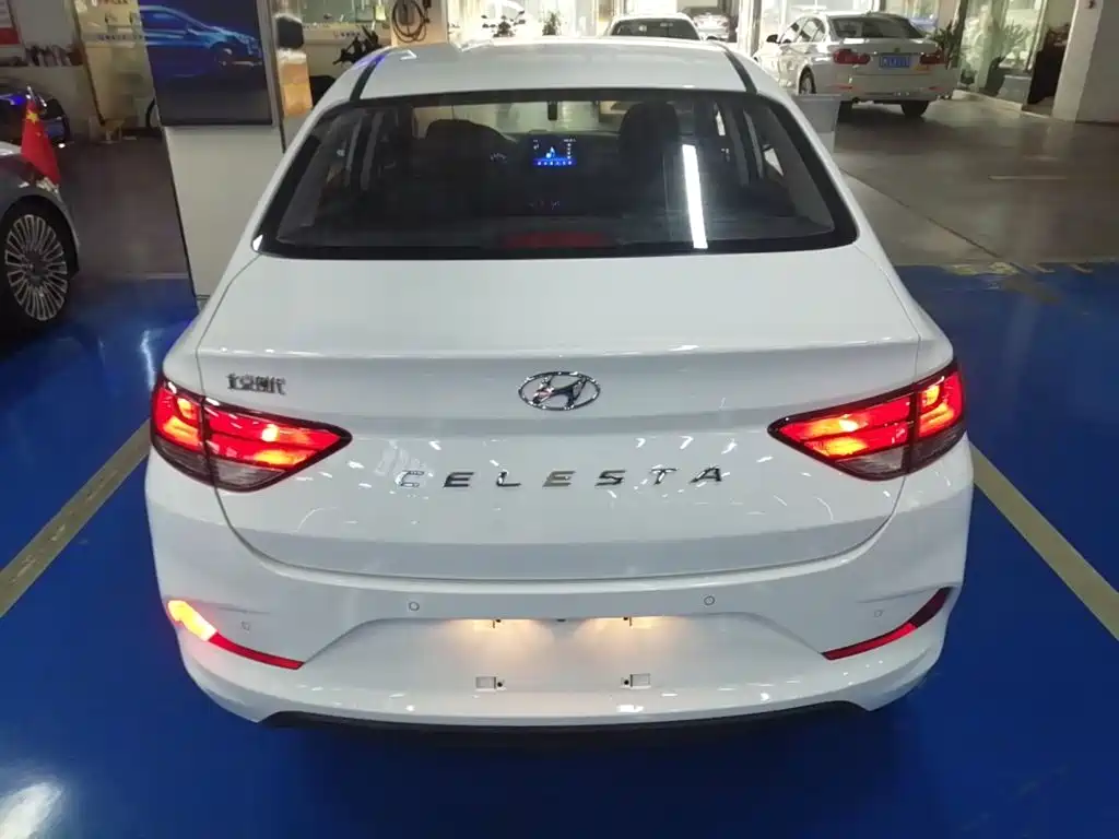 Hyundai Elantra 2021 — фото 6