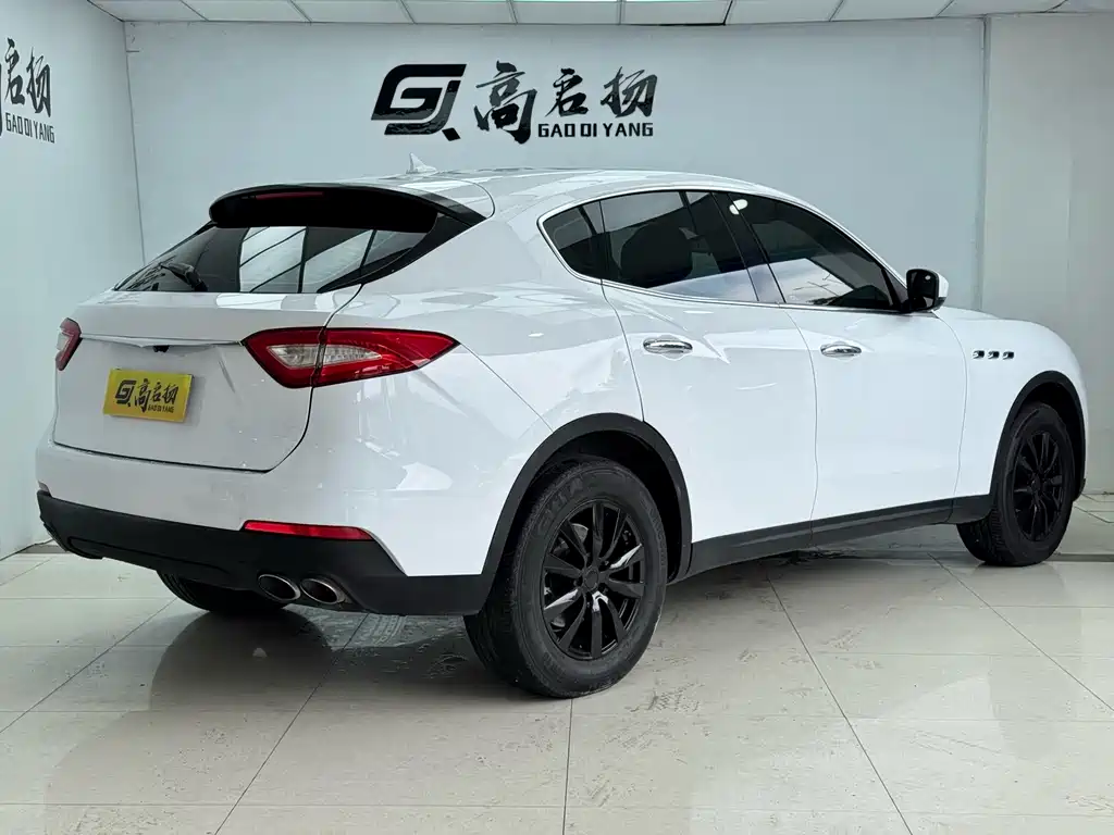 Maserati Levante 2018 — фото 22