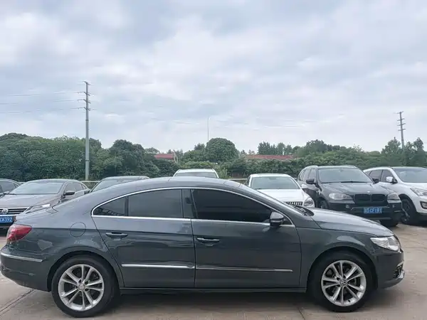 Volkswagen CC 2011
