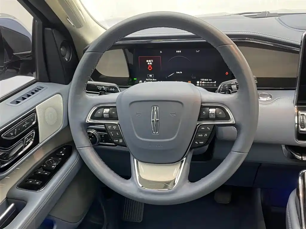 Lincoln Navigator 2020 — фото 14