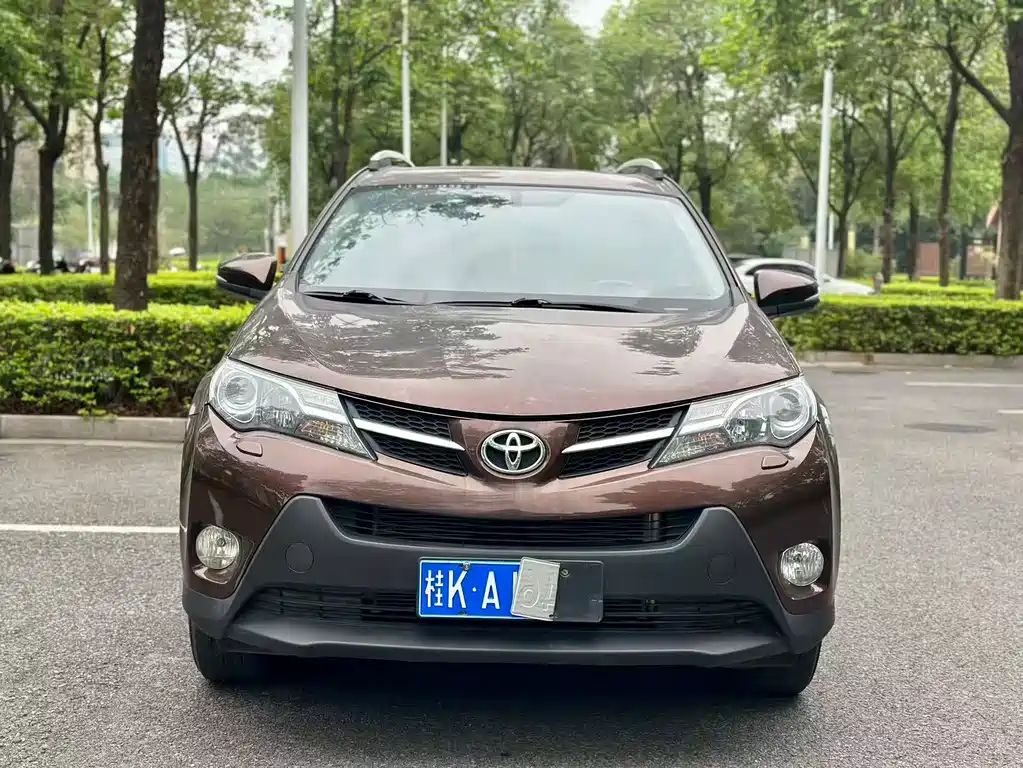 Toyota RAV4 2014 — фото 2