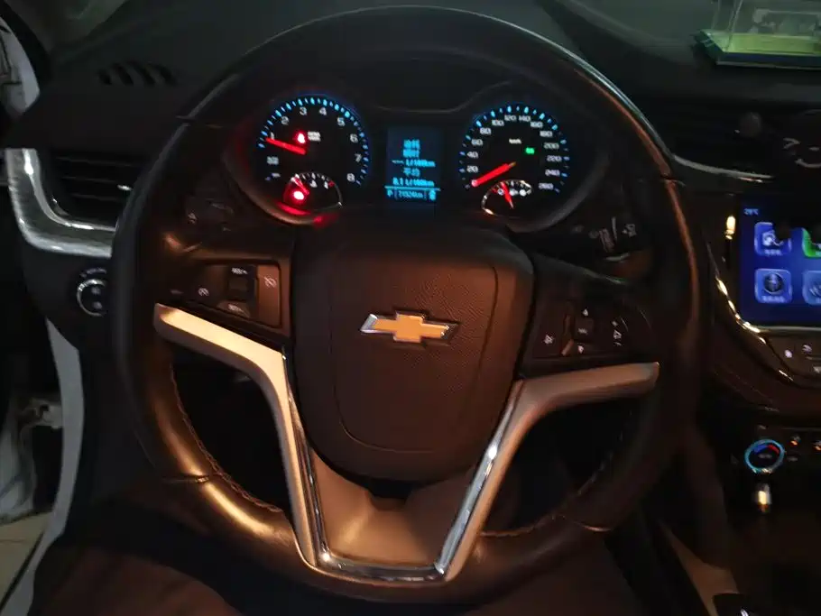 Chevrolet Malibu 2017 — фото 15