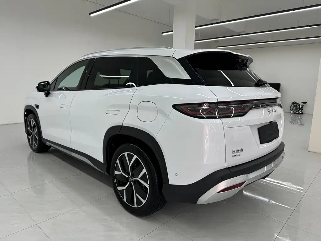 BYD L DM-i 2025 — фото 7