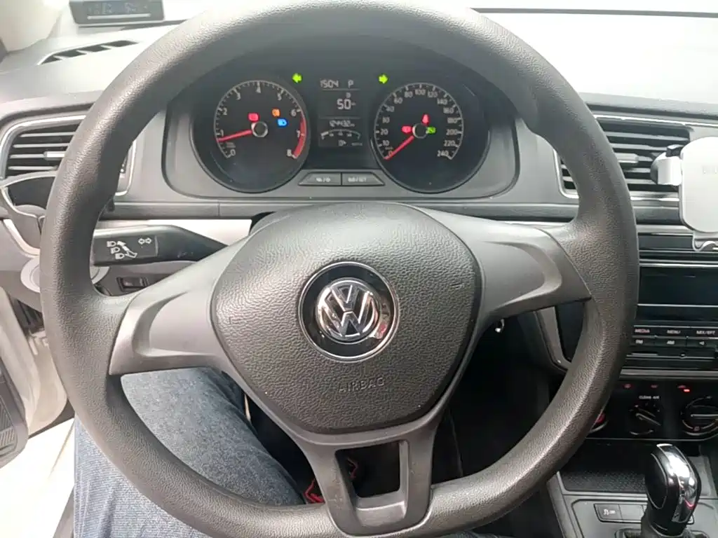 Volkswagen Lavida 2018 — фото 11