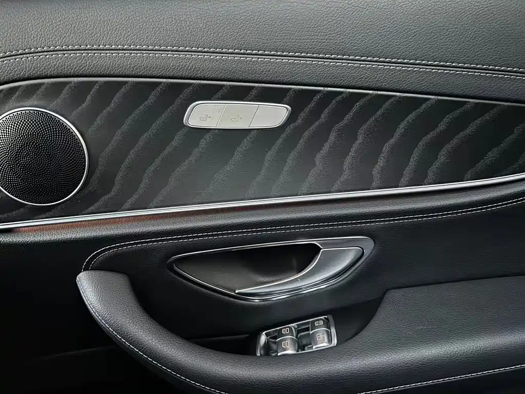 Mercedes-Benz E-Class 2017 — фото 15