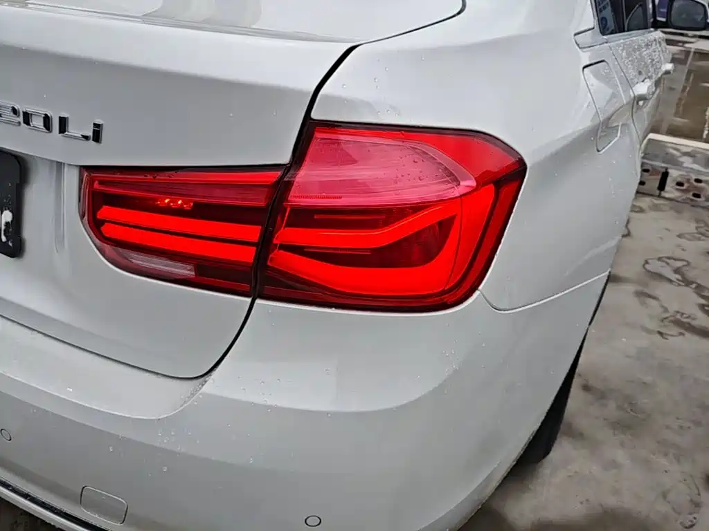 BMW 3 Series 2016 — фото 8
