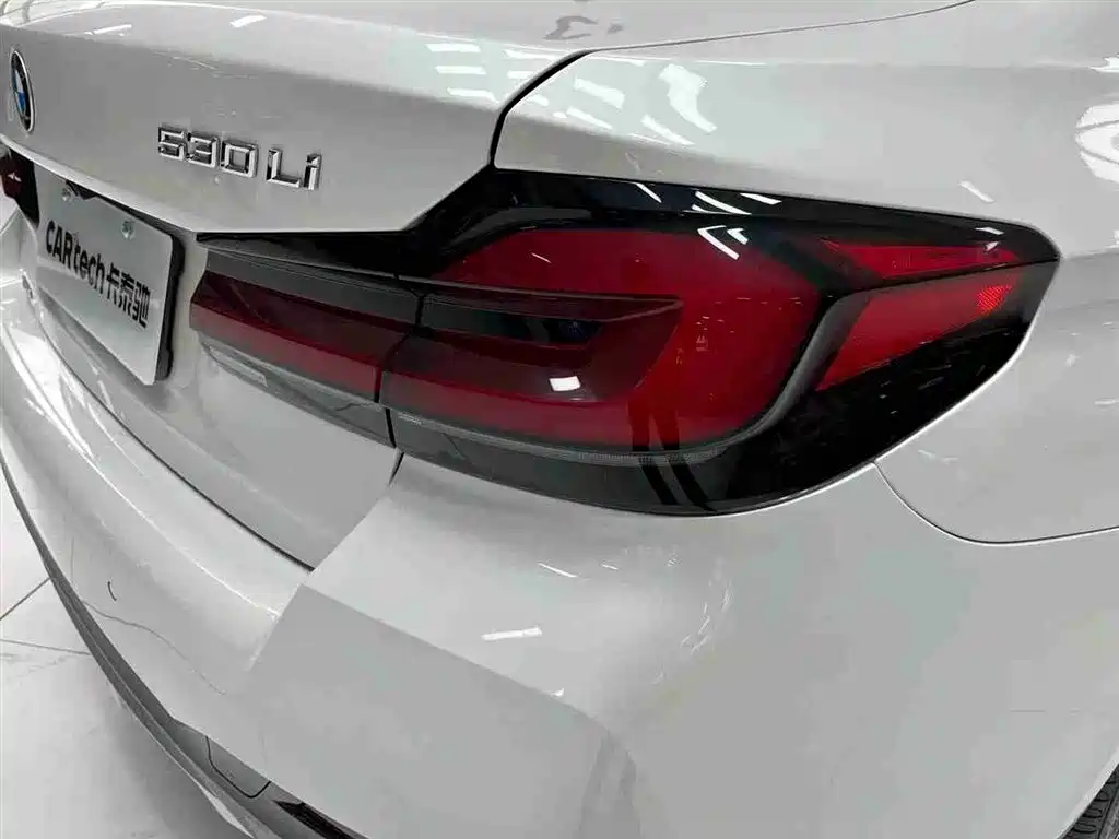 BMW 5 Series 2022 — фото 17