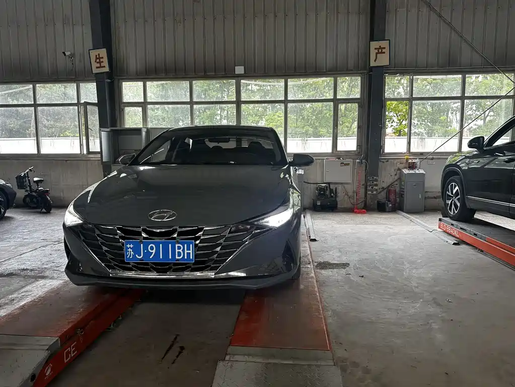 Hyundai Elantra 2023 — фото 2