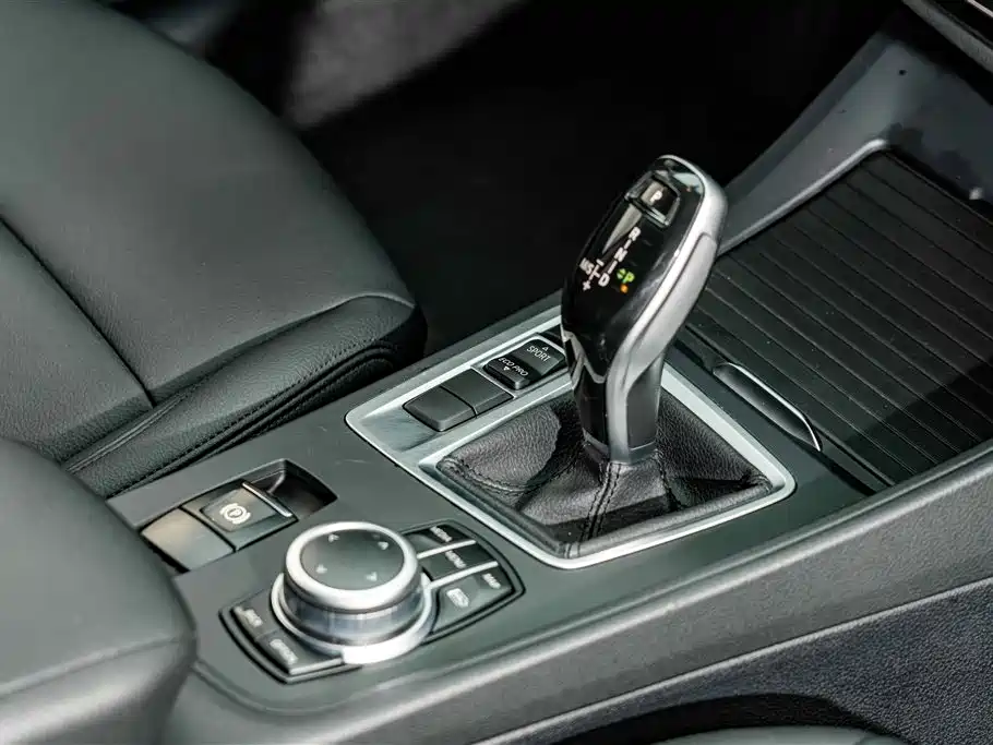 BMW 1 Series 2022 — фото 19