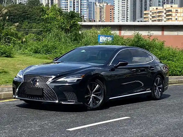 Lexus LS 2023