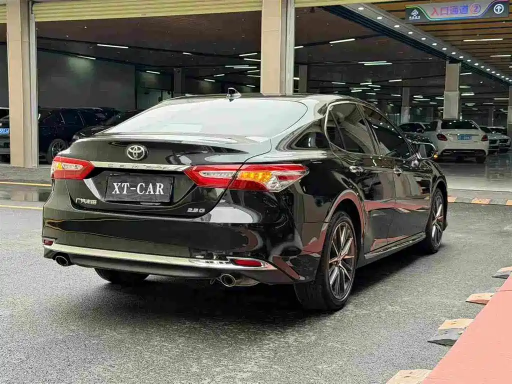Toyota Camry 2024 — фото 8