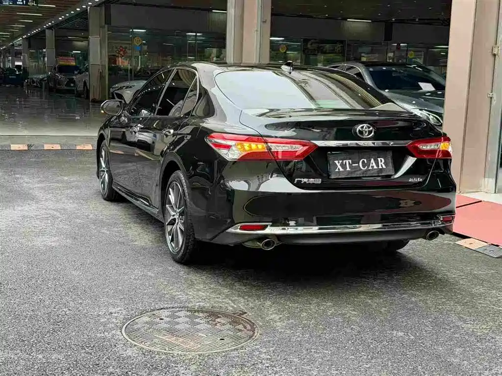 Toyota Camry 2024 — фото 9