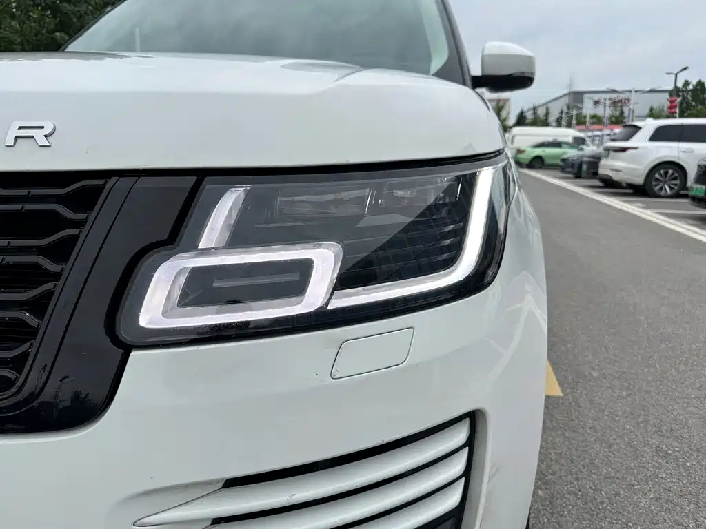 Land Rover Range Rover 2018 — фото 18