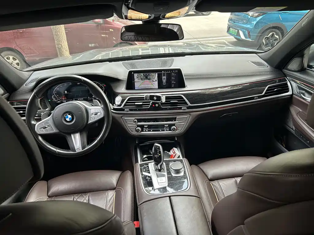BMW 7 Series 2022 — фото 2