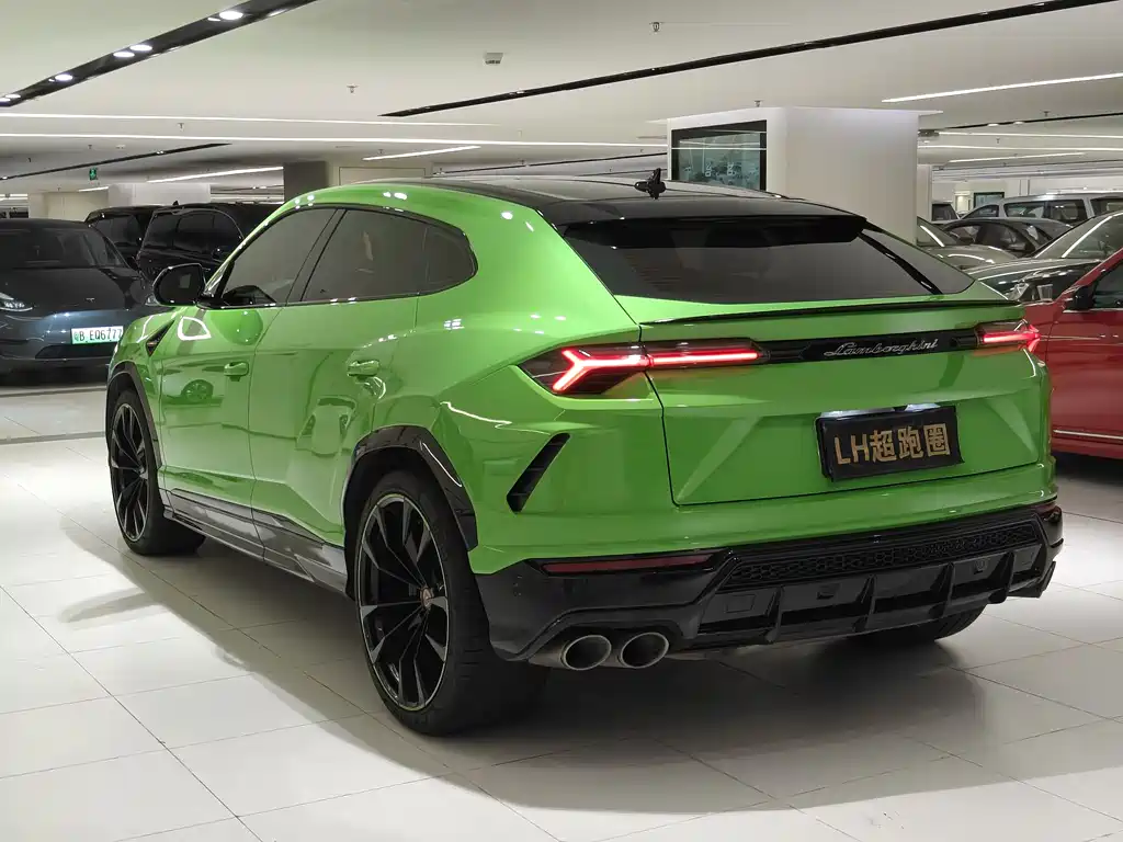 Lamborghini Urus 2021 — фото 15