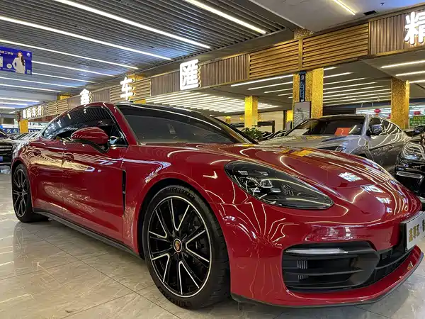 Porsche Panamera 2023
