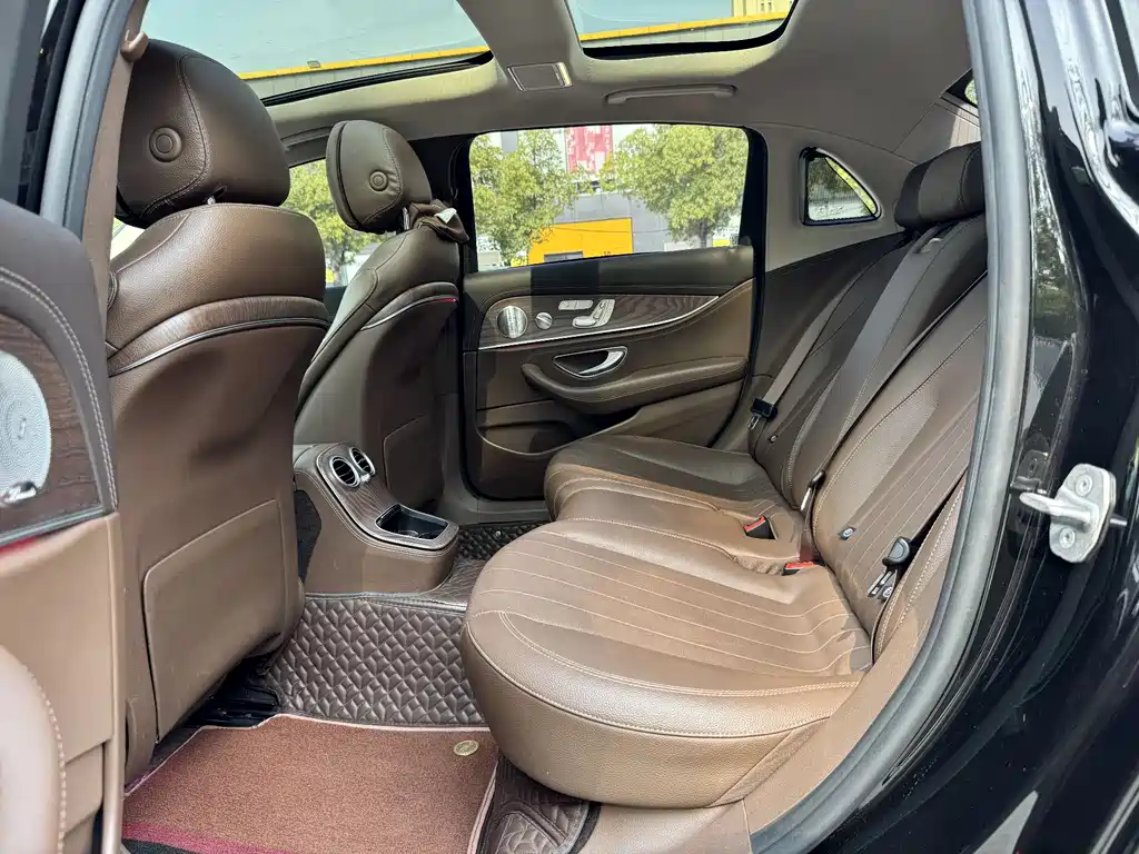 Mercedes-Benz E-Class 2020 — фото 10