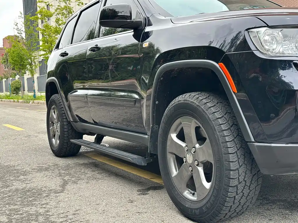 Jeep Grand Cherokee 2012 — фото 19