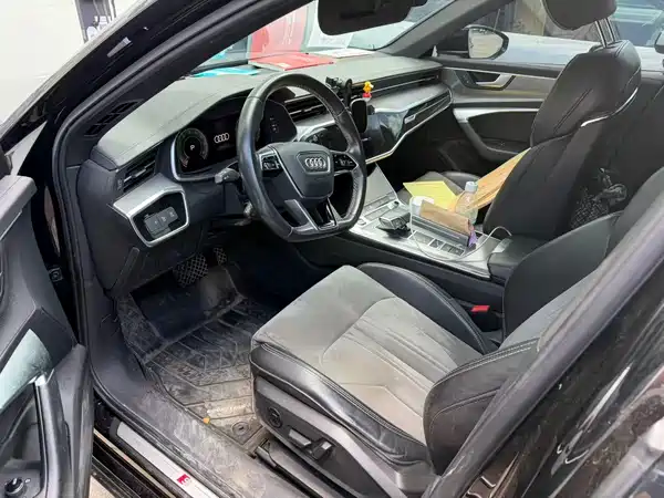 Audi A6L 2022