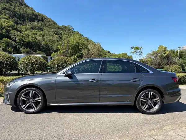 Audi A4L 2021