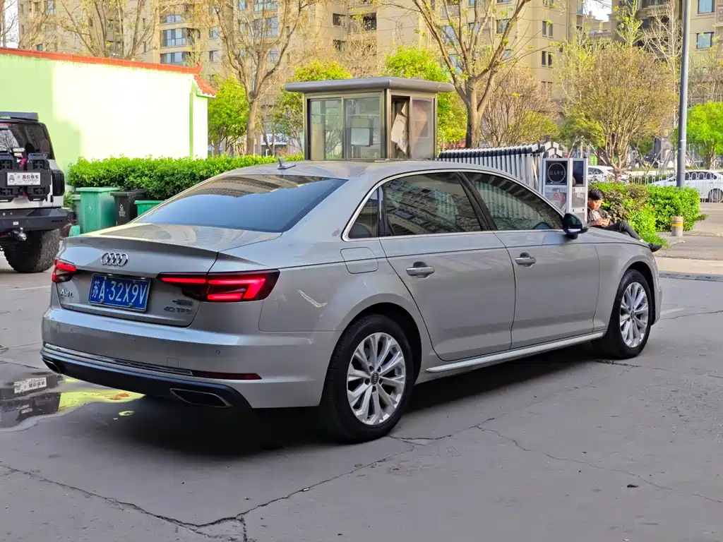 Audi A4L 2019 — фото 11