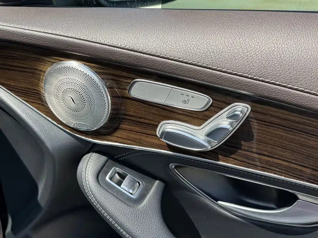 Mercedes-Benz GLC 2017 — фото 12