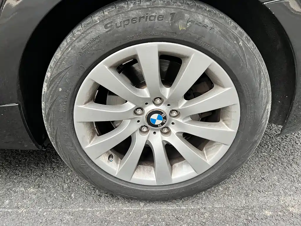 BMW 5 Series GT 2010 — фото 26