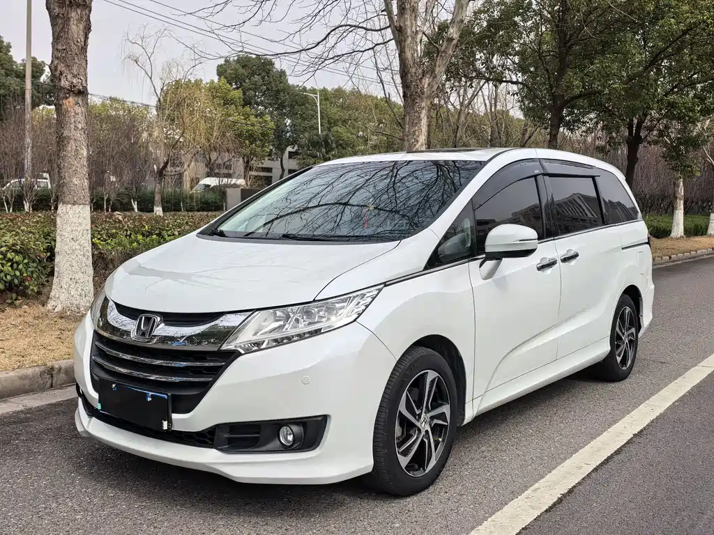Honda Odyssey 2015 — фото 1