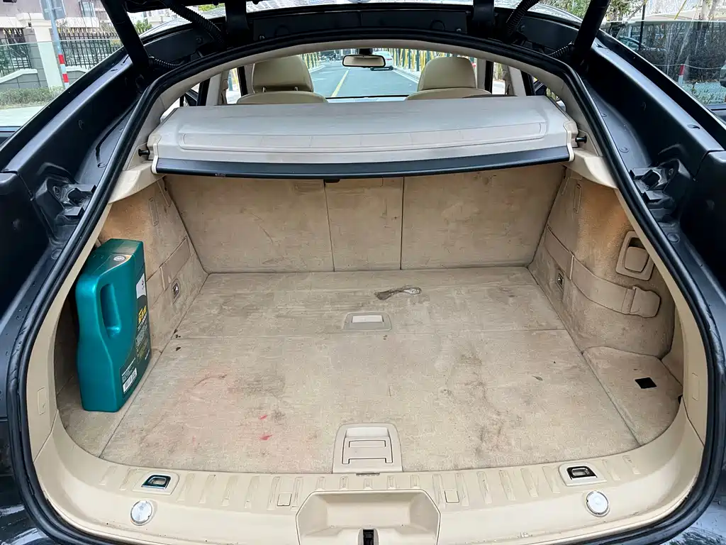 BMW 5 Series GT 2010 — фото 19