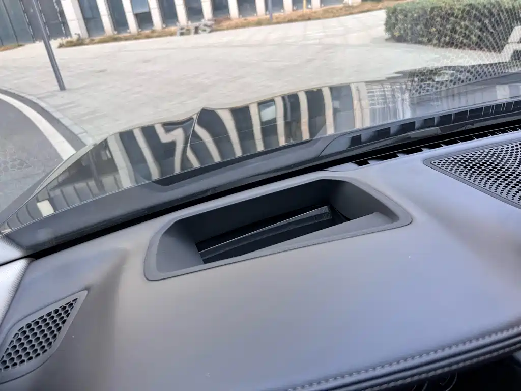 BMW 7 Series 2017 — фото 13