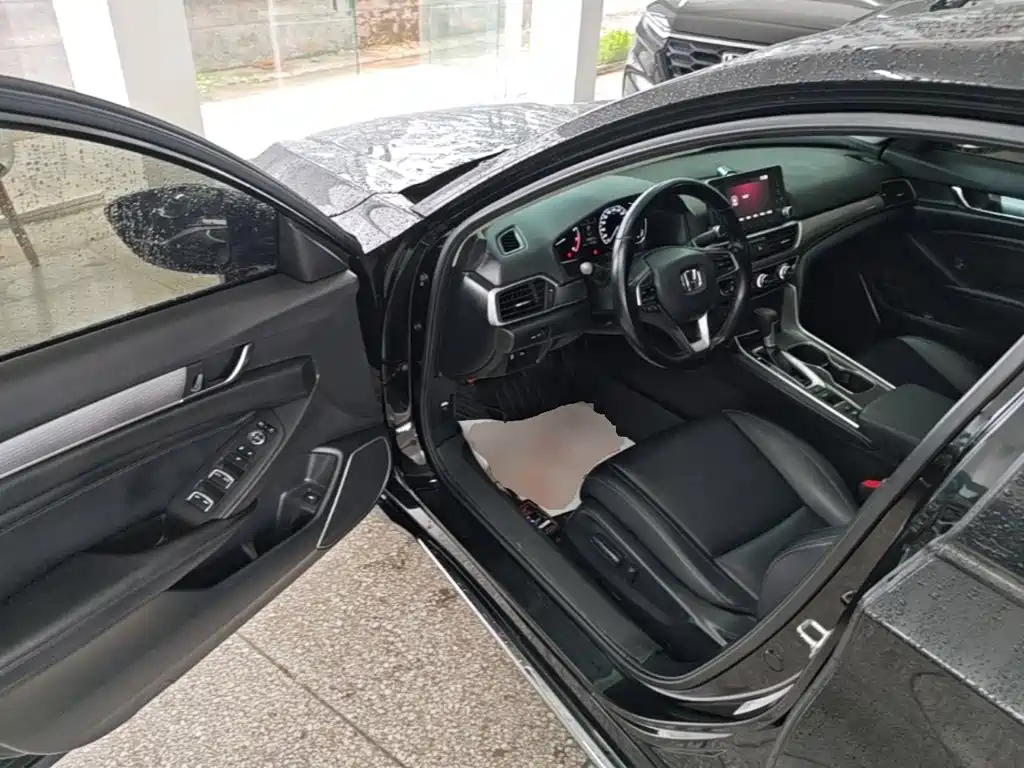 Honda Accord 2019 — фото 16
