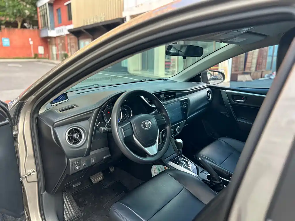 Toyota Corolla 2018 — фото 10