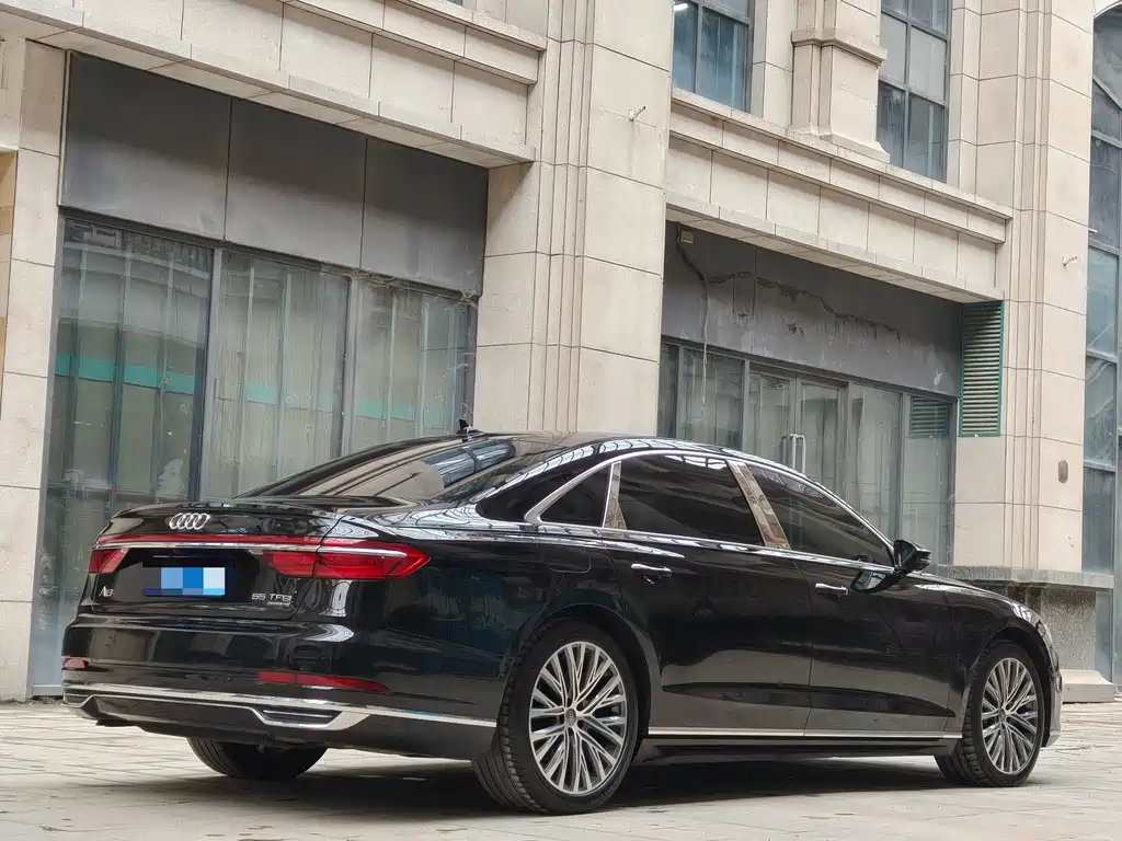 Audi A8 2020 — фото 11
