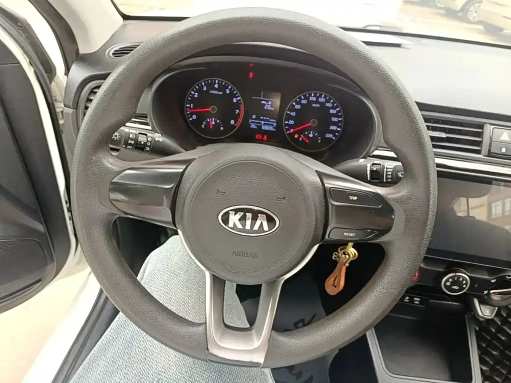 Kia K2 2018 — фото 11
