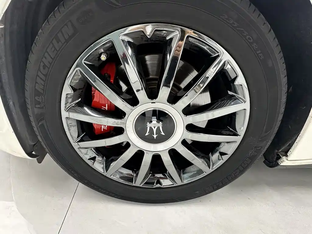Maserati Ghibli 2018 — фото 14