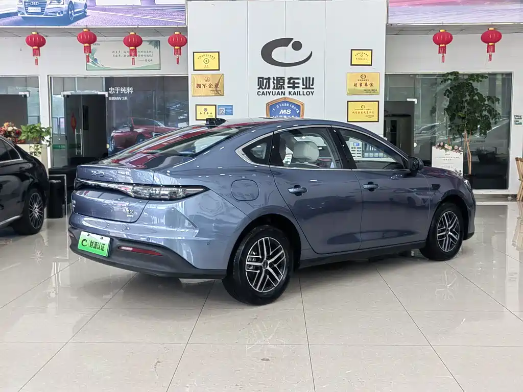 BYD Seal 05 DM-i 2025 — фото 4