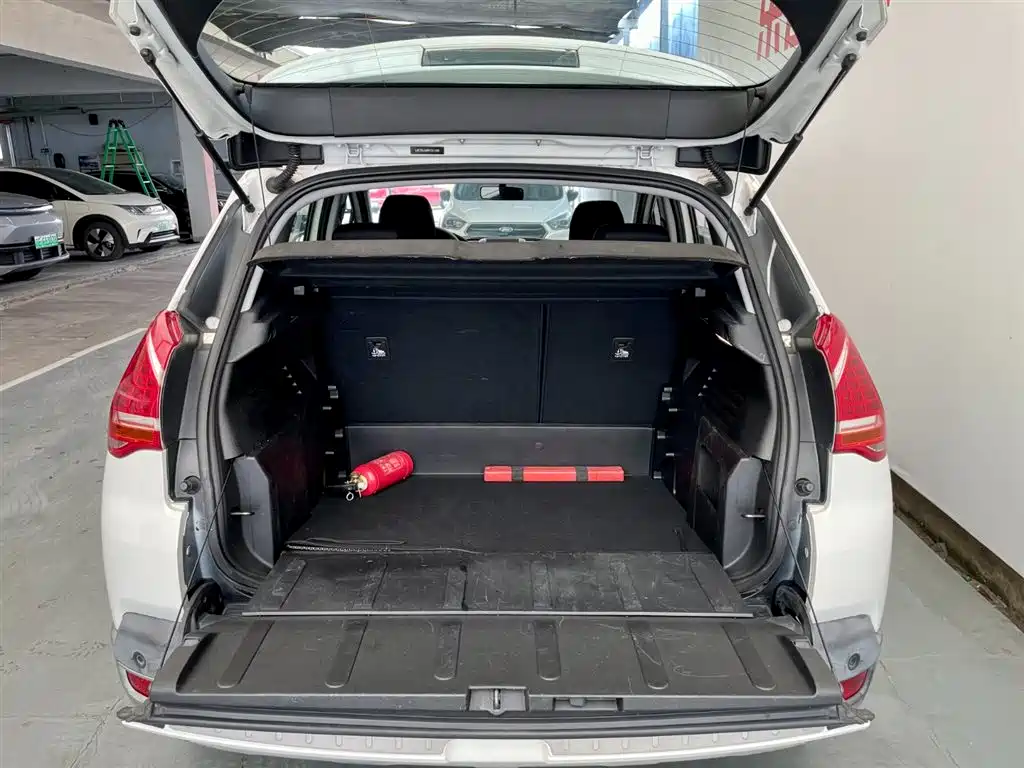 Peugeot 3008 2015 — фото 15