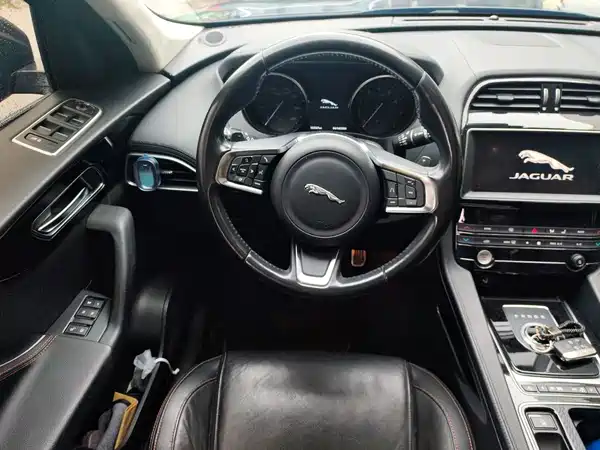 Jaguar F-PACE 2019