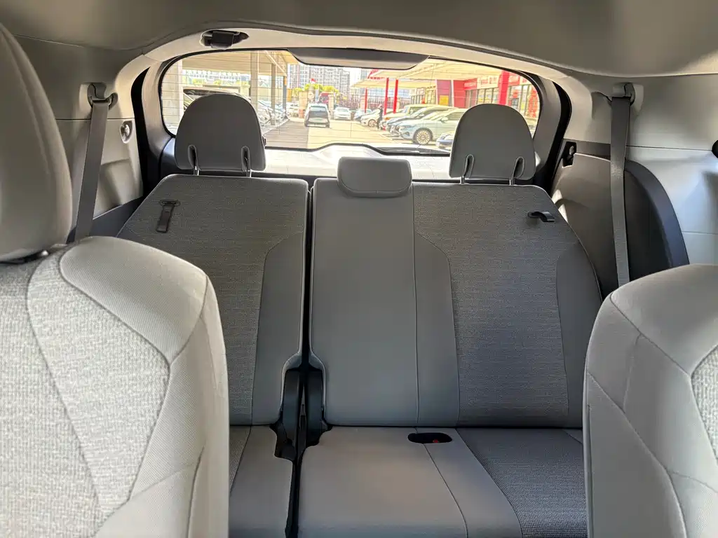 Toyota Sienna 2025 — фото 13