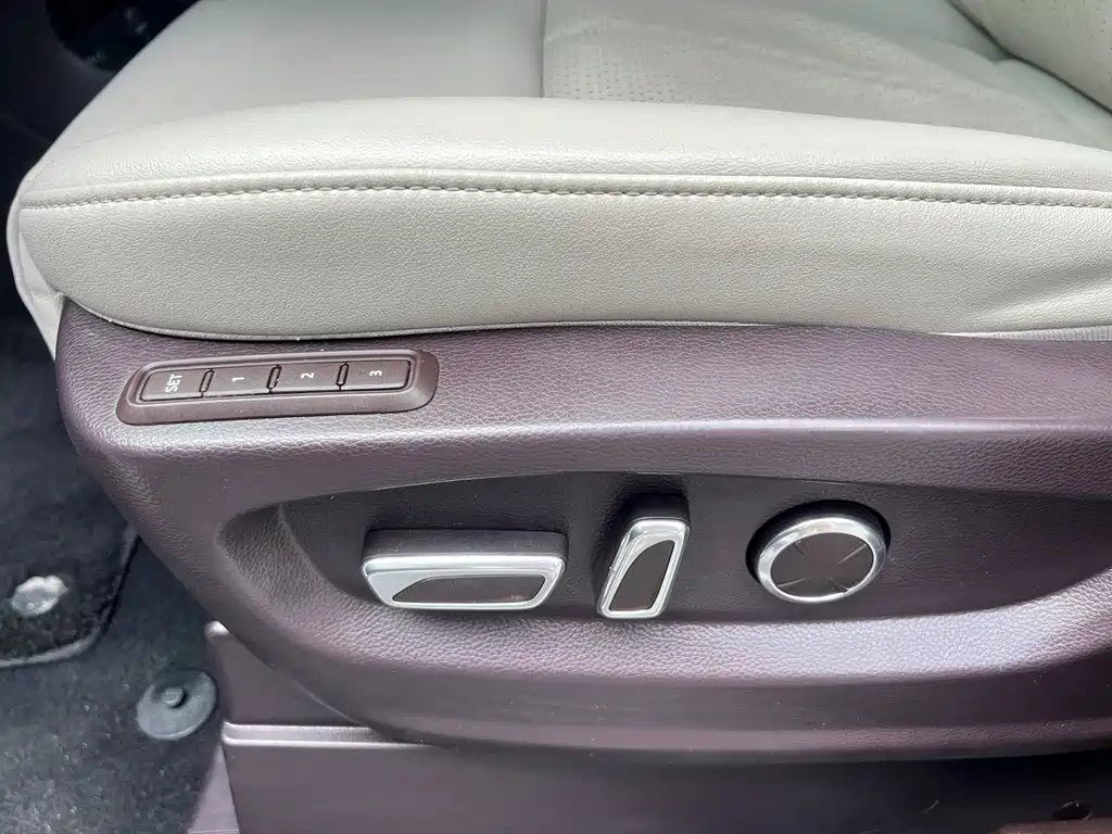 GAC Motor Trumpchi M8 2021 — фото 11