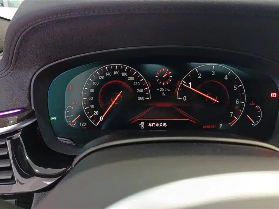 BMW 5 Series 2019 — фото 14