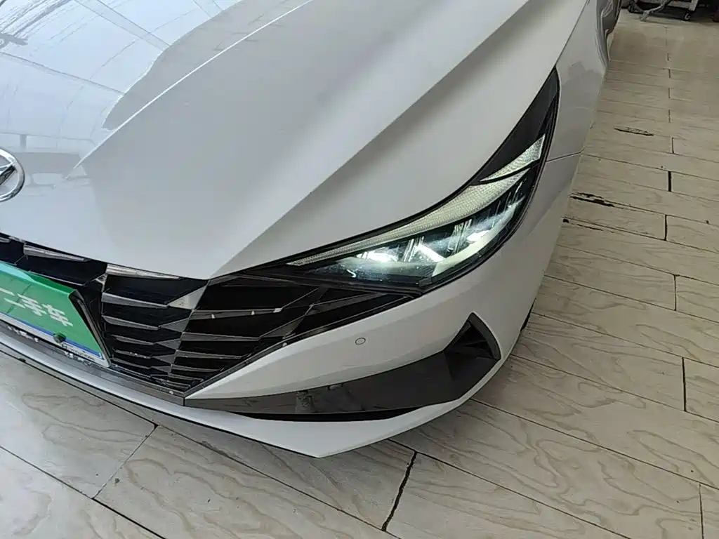 Hyundai Elantra 2023 — фото 24