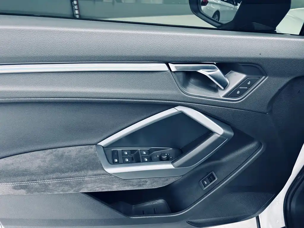 Audi Q3 Sportback 2023 — фото 14